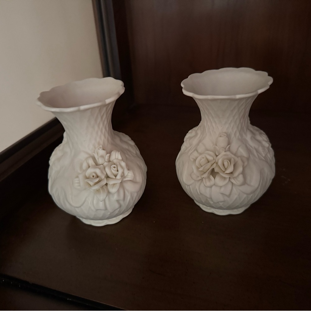 Charming White Rose Vases